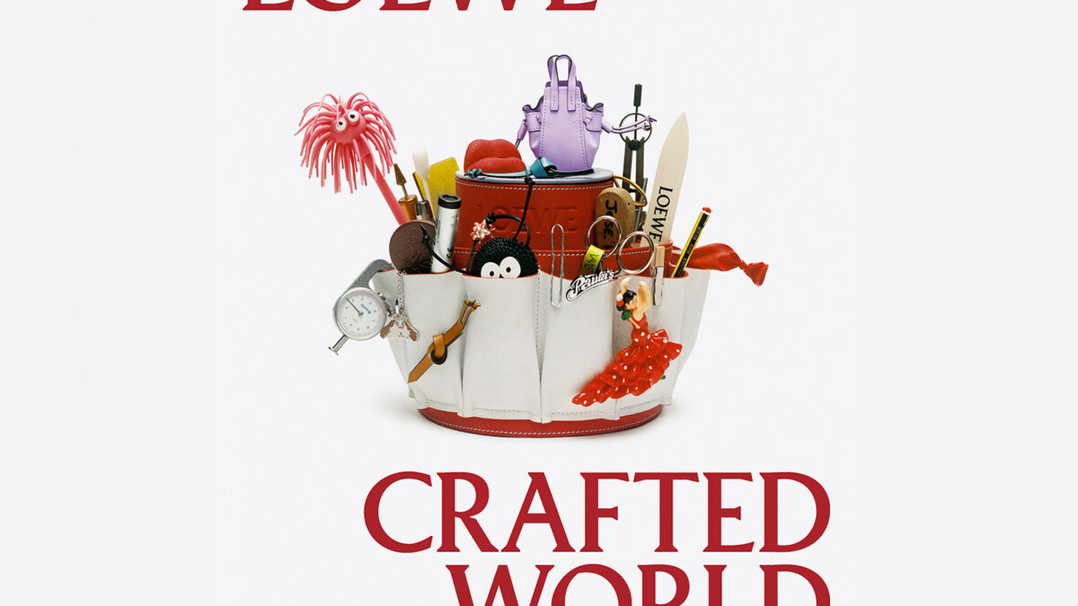 【非売品】LOEWE CRAFTED WARLD展 写真集 Crafted World: Jonathan Andersonʼs LOEWE』 -の商品詳細 | 蔦