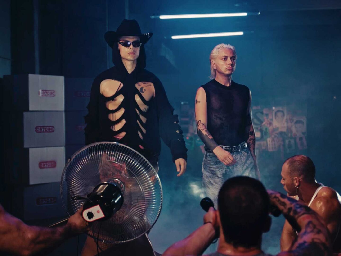 BERSHKA x CA7RIEL & Paco Amoroso: Moda a todo volumen