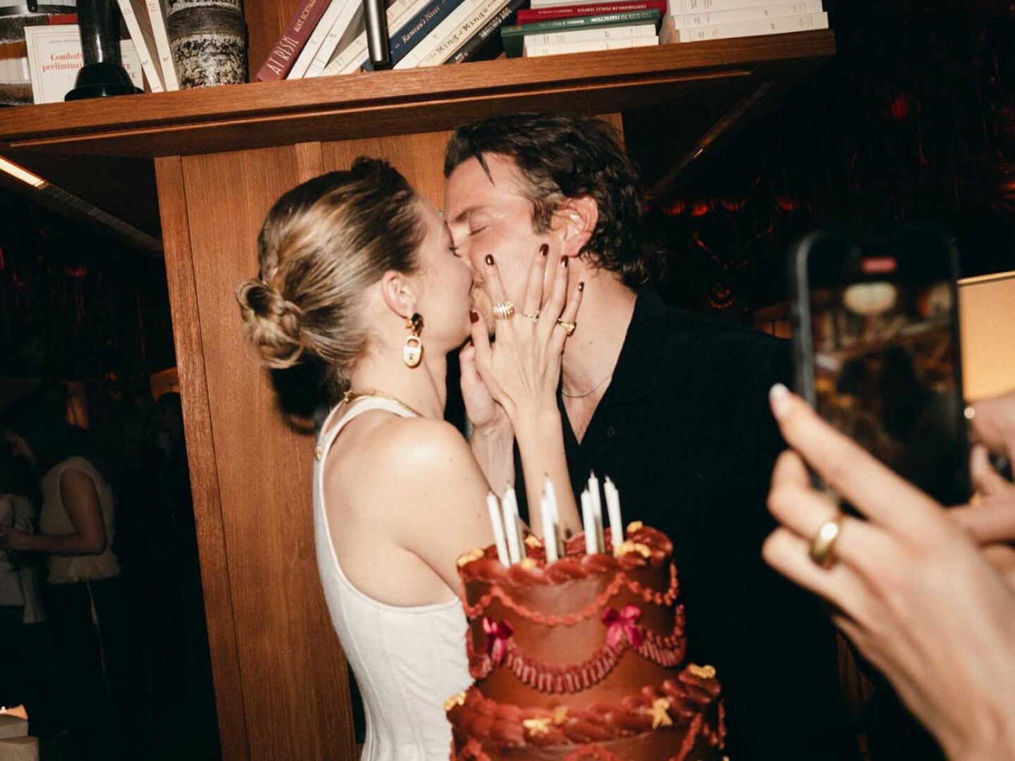 Así se oficializa el amor entre Gigi Hadid y Bradley Cooper