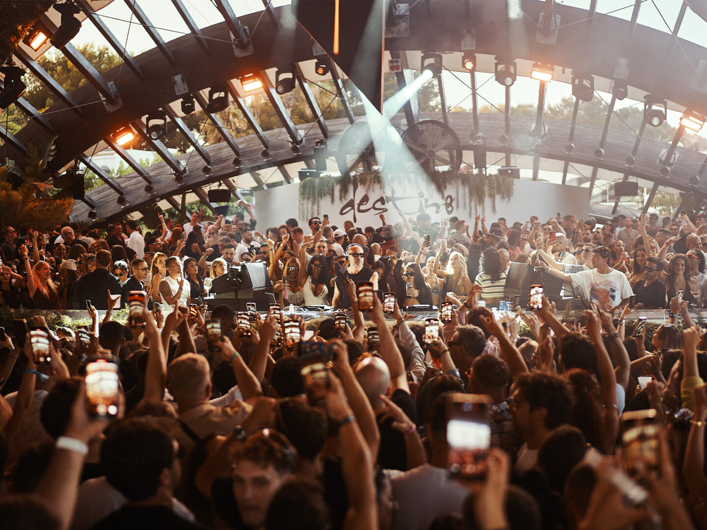 Destination FIVE Ibiza promises a cult season for beat lovers