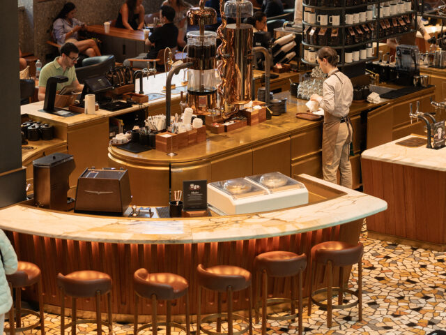 ¿Sabías que Starbucks tal y como lo conocemos comenzó en Milán? 