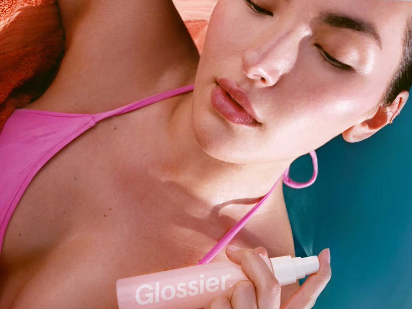 Glossier reinventa el body mist con sus nuevos sprays