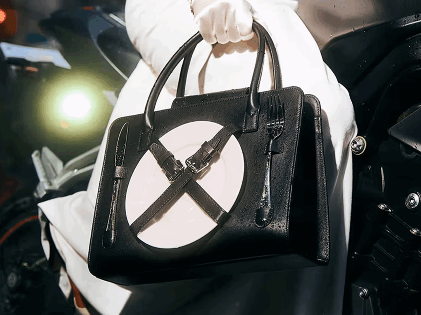 Dinner Bag: el bolso de Nik Bentel Studio que puedes usar para cenar