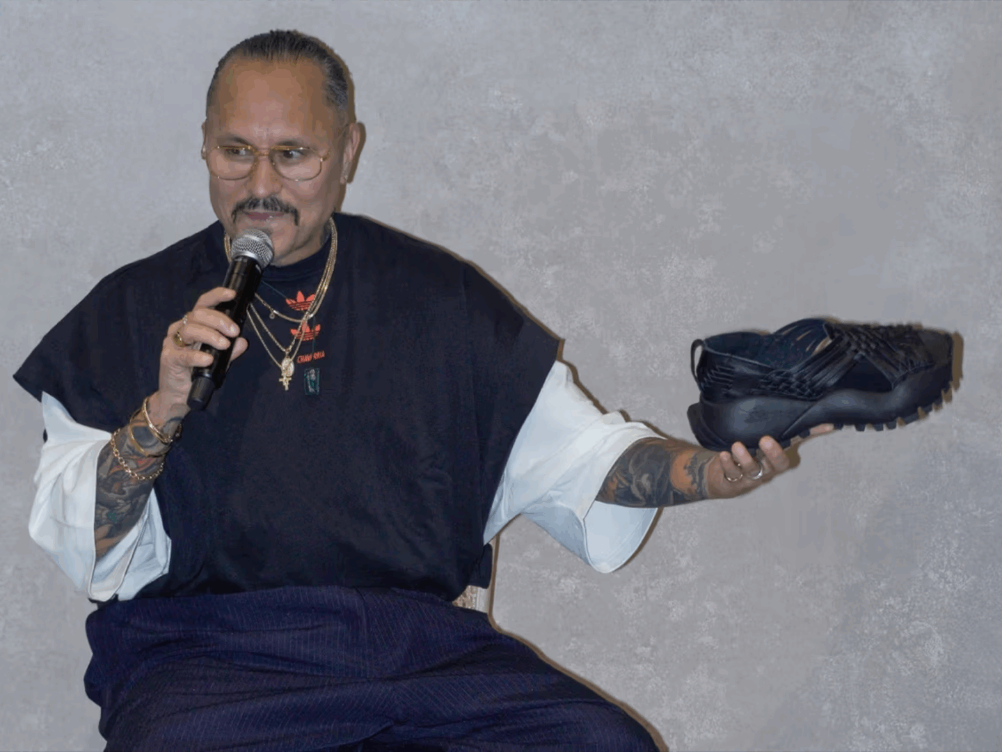 Willy Chavarria se disculpa por apropiación cultural del huarache