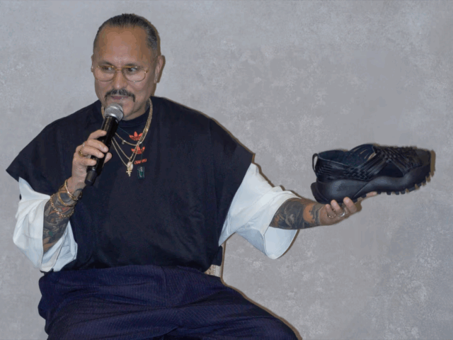 Willy Chavarria se disculpa por apropiación cultural del huarache