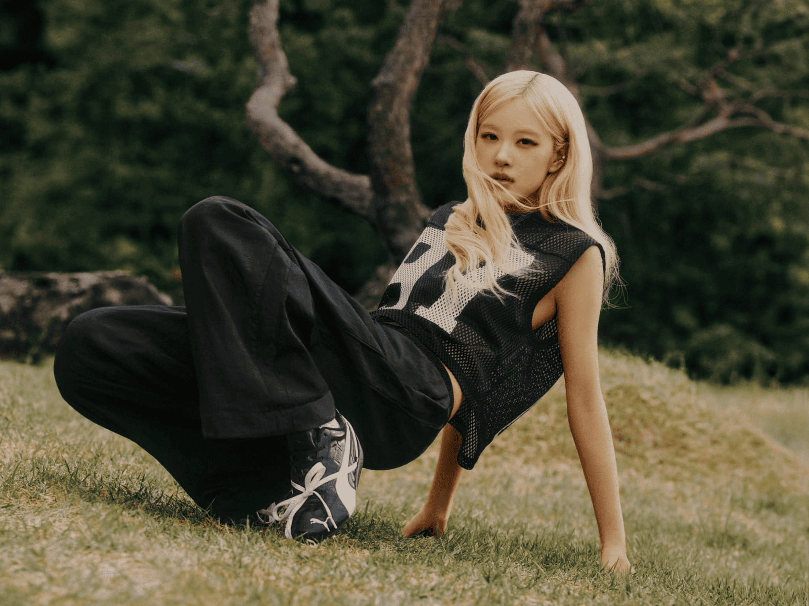 Rosé debuta con Puma con su primera colección de calzado y ropa