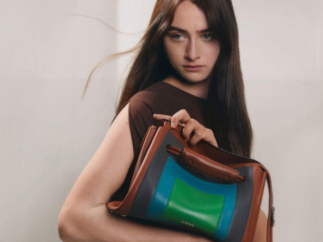 LOEWE FW25 es un cuaderno de ideas en movimiento