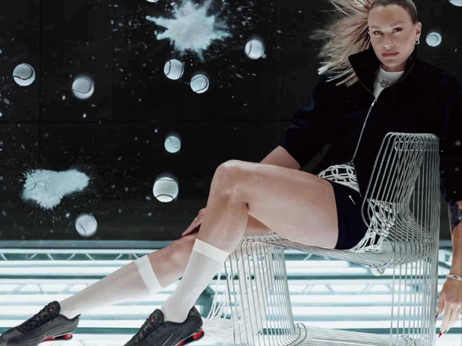 As novas Nike Shox Z chegam de mãos dadas com Aryna Sabalenka