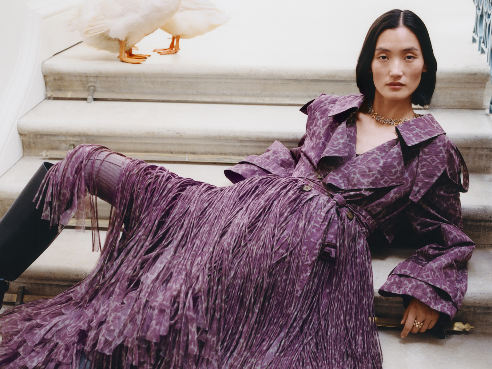 Daniel Lee returns to the majestic fabrics of Burberry FW25