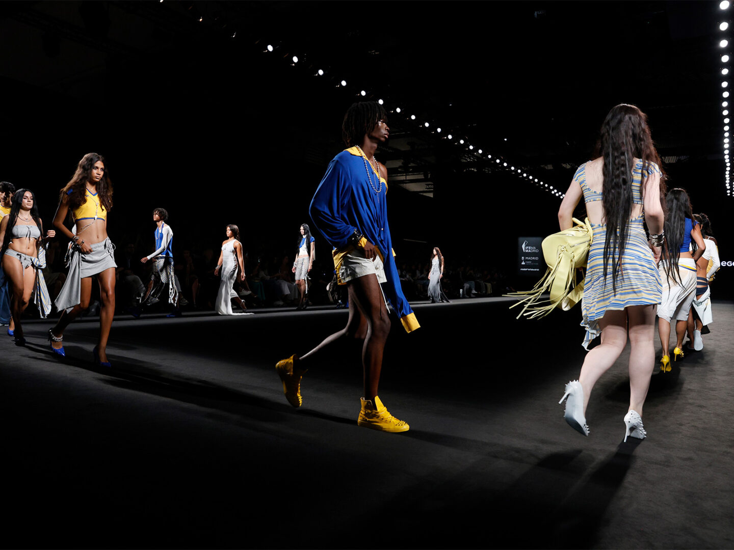Dimoni Studio explores the magnetism of showgirls for SS26