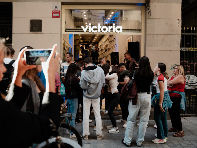 Victoria celebra 110 años de historia con la apertura de su flagship en Barcelona