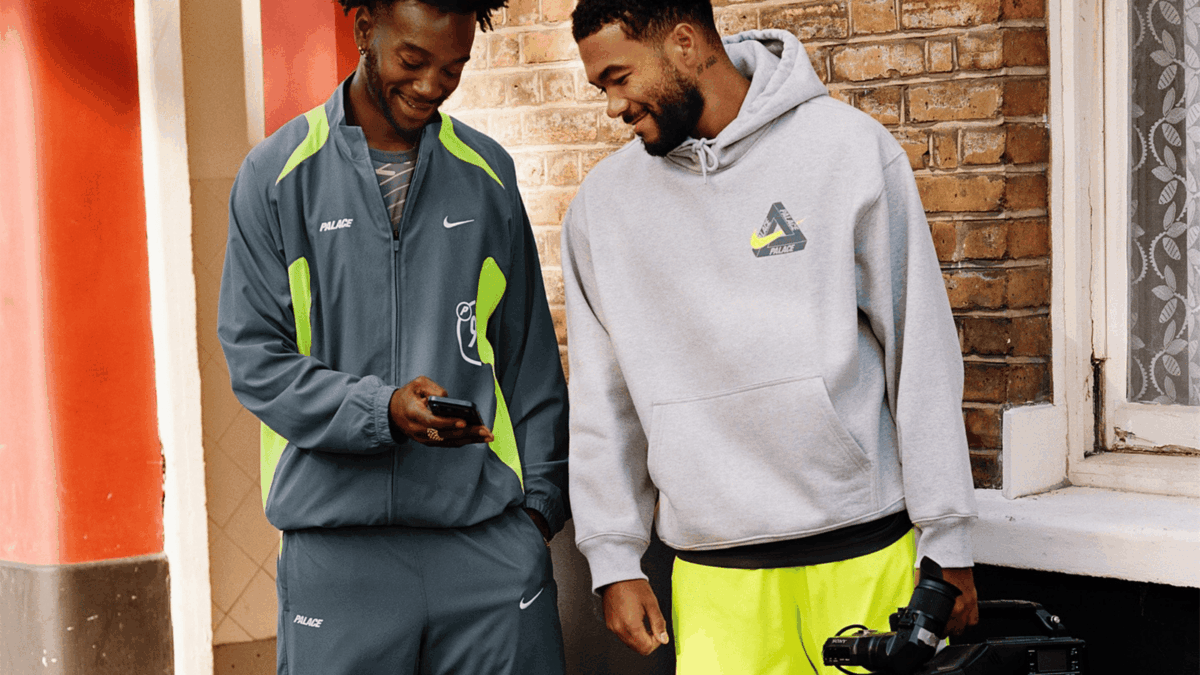 PALACE NIKE TRI SWOOSH HOOD Palace x Nike Tri Swoosh Hood Black