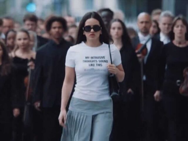 Sabemos de dónde es la camiseta que lleva Rosalía en ‘Berghain’