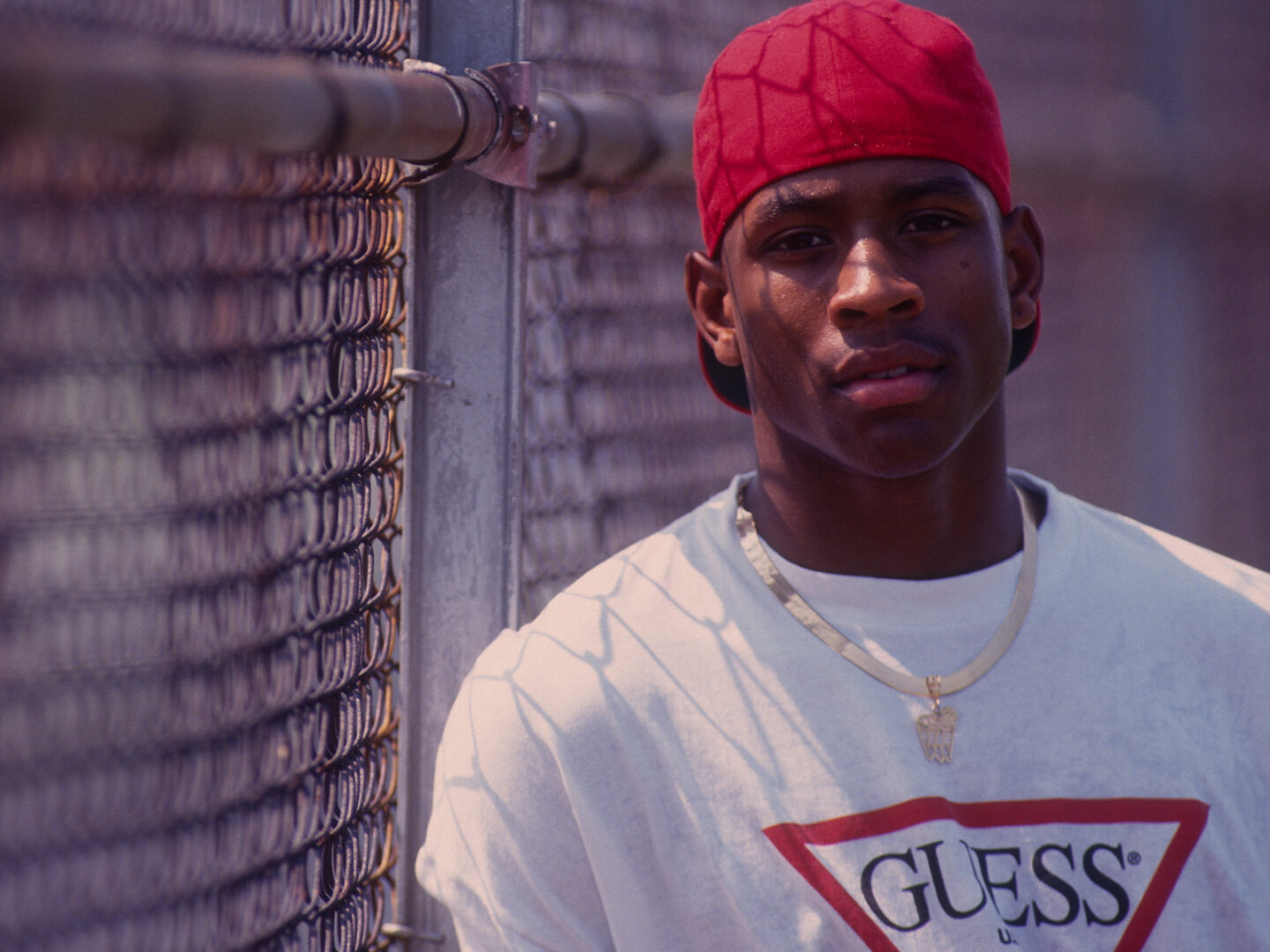 GUESS JEANS e Allen Iverson revivem a nostalgia dos anos 90