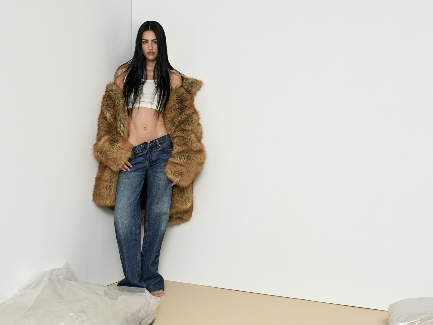 FRAME y Amelia Gray acaban de lanzar su colaboración 