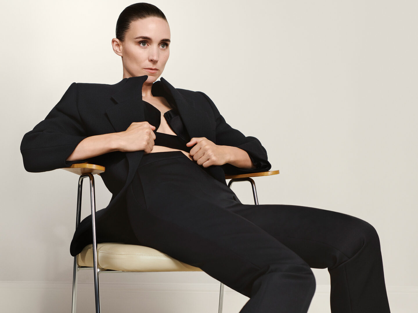 Rooney Mara e Paul Simonon diante da câmara de Collier Schorr para a Givenchy