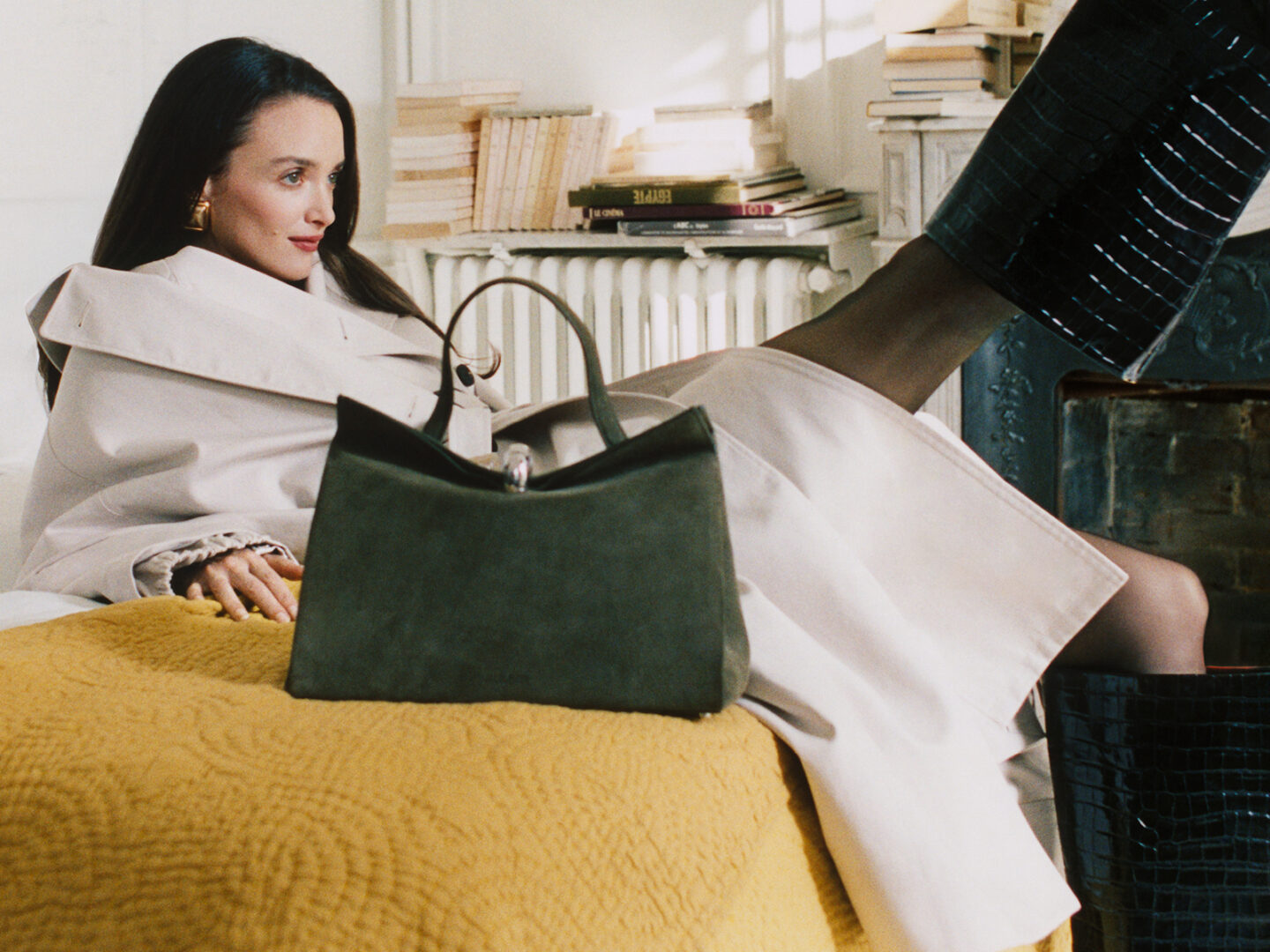 Jacquemus lança “Le Valèrie”, uma bolsa dedicada à sua mãe