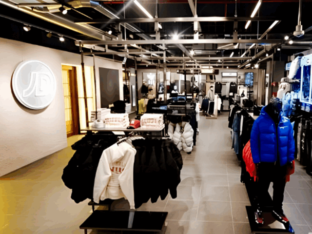 JD impulsa su presencia en Madrid con la ampliación de su tienda en Westfield Parquesur