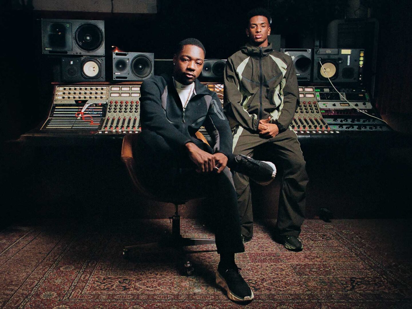 Alejandro Balde y Cyril Kamer: «El barrio te enseña a tener hambre en la vida, humildad y ganas de comerte el mundo»