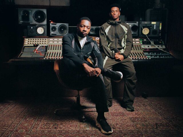 Alejandro Balde y Cyril Kamer: «El barrio te enseña a tener hambre en la vida, humildad y ganas de comerte el mundo»