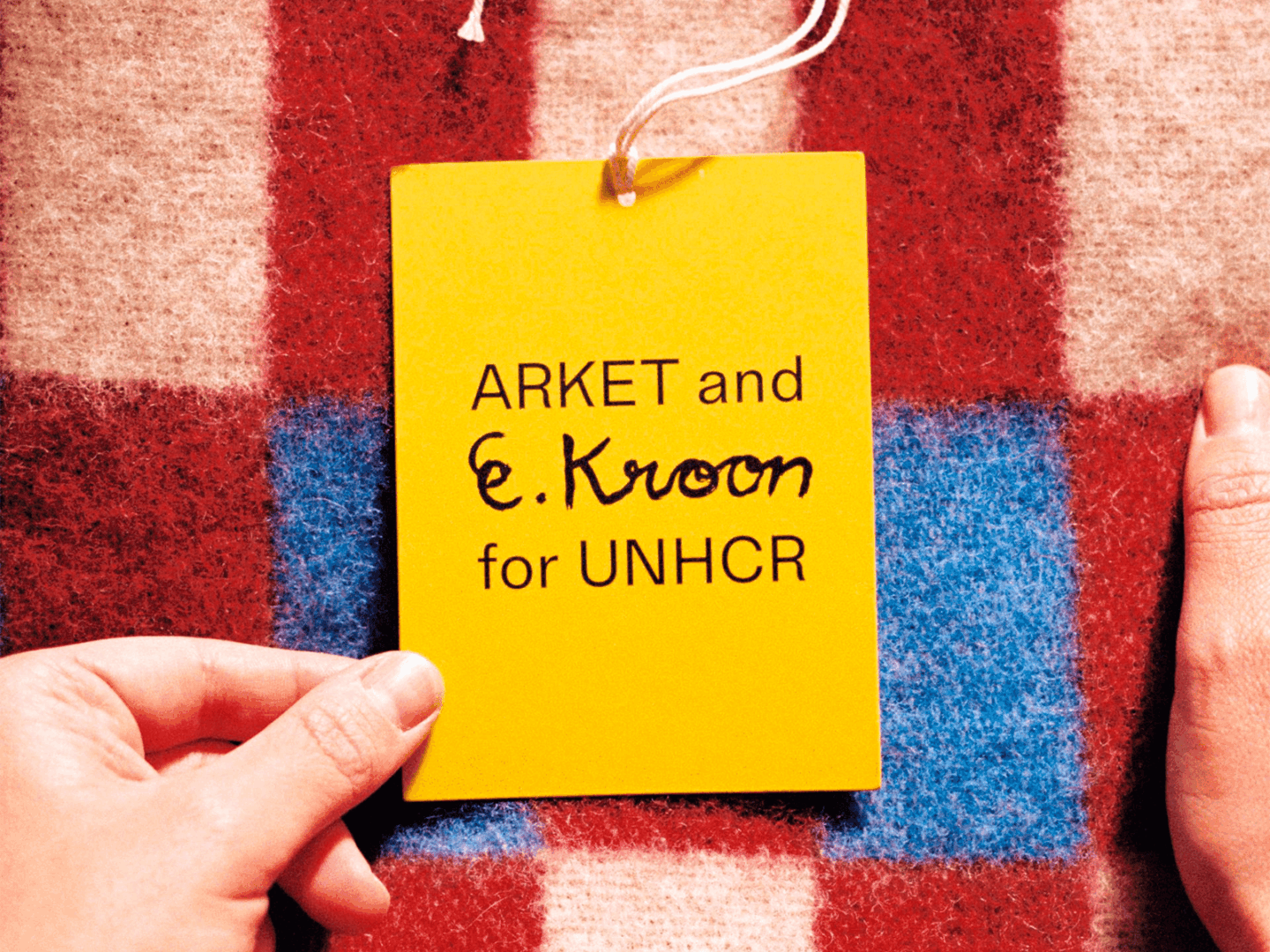 ARKET y Evelina Kroon lanzan una manta solidaria en apoyo a ACNUR