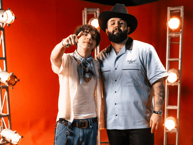 Carín León abre el 2026 celebrando la conquista amorosa con «La Morrita» junto a Xavi