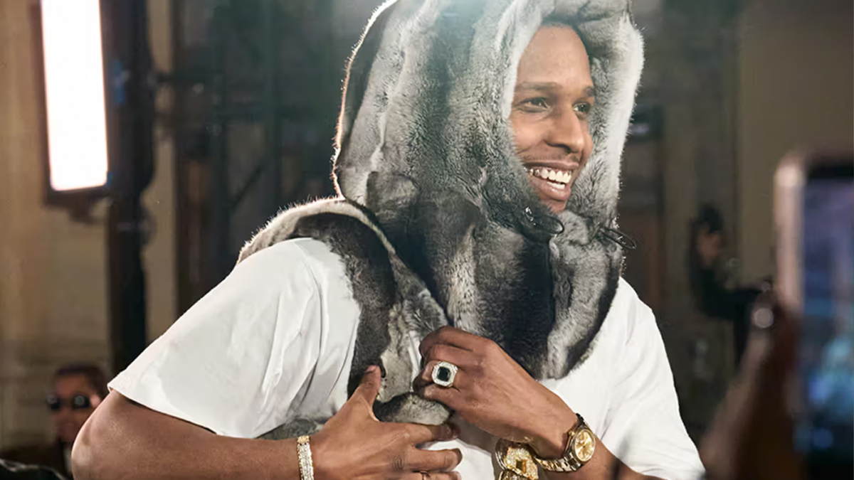 最終値下 HAIDER ACKERMANN ベロアストール ASAP Rocky A$AP Rocky transforms backstage into a spectacle with AWGE FW26 at