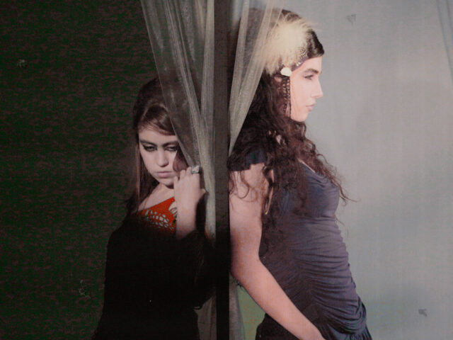 AMORE y Rebe juntas en ‘Sobre tu ventana’