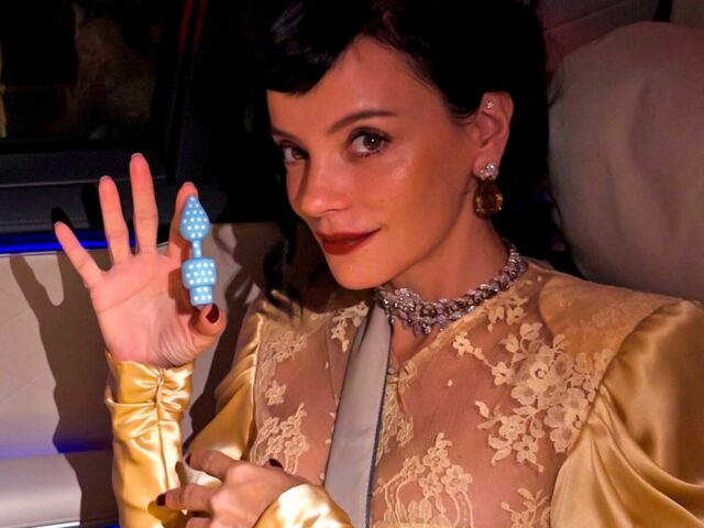 ¿Por qué los juguetes sexuales están invadiendo la moda?