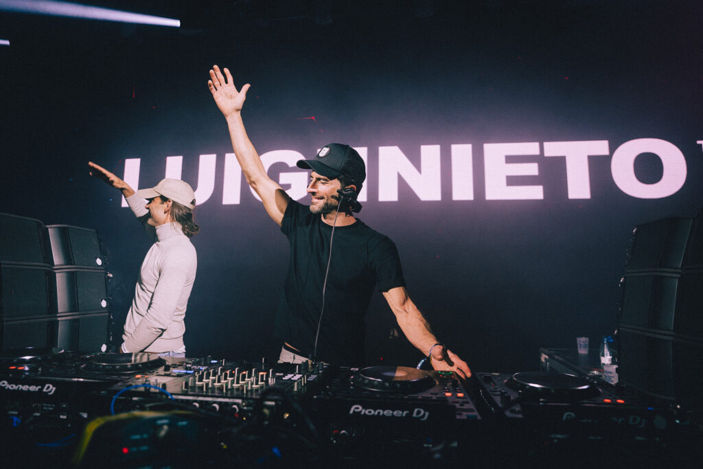 El Dj Luigii Nieto puso el cierre fin de fiesta del Polar Sound el sábado pasando las 6 de la mañana