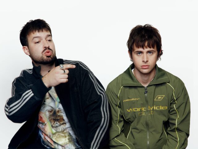 El dúo que está renovando los códigos del rock en español es uno de los protagonistas de nuestra XI Digital Cover y forma parte de la nueva edición de ROMPE, el programa de apoyo a artistas emergentes de Amazon Music.