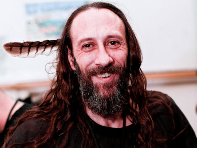 Miguel Adrover: auge, caída y permanencia de un misterio