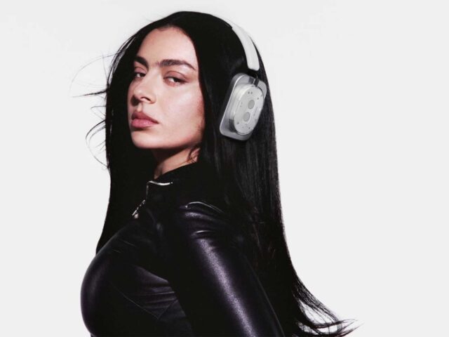 Nothing ficha a Charli XCX como su primera embajadora global