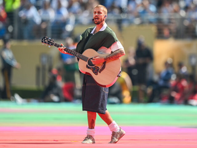 Justin Bieber presenta el nuevo modelo de las ‘SKYLRK Matter Daddy’ en el Mundial 2026
