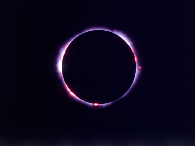 20 canciones urbanas para acompañar el eclipse solar: de Karol G a Lil Wayne