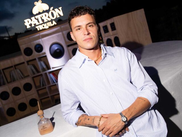 Arón Piper estrena “Bucle” en una exclusiva fiesta en Ibiza junto a PATRÓN®