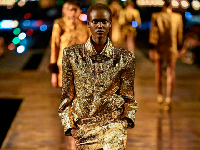 ¿Anthony Vaccarello deja Saint Laurent? Las pistas de su posible despedida tras SS27