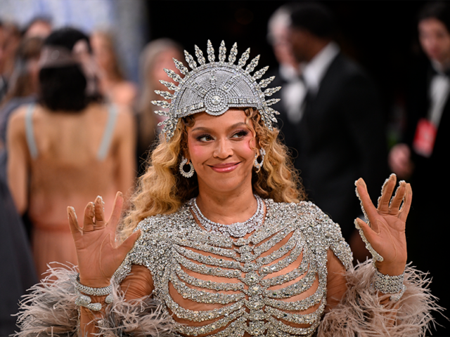 ¿Qué está pasando con Beyoncé? Su nueva «caja de lujo» cuesta 950 dólares y no trae ni un solo disco