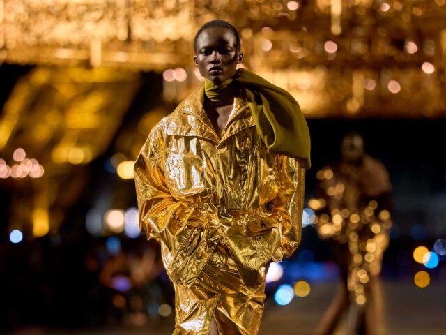 ¿Anthony Vaccarello deja Saint Laurent? Las pistas de su posible despedida tras SS27