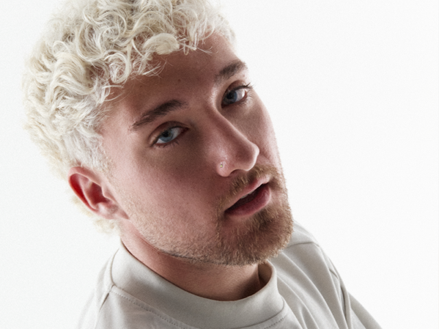 Hablamos w/ Lucho RK sobre su primer disco, «SORDO DE UN PIE»